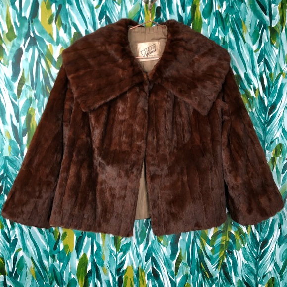 Vintage Jackets & Blazers - Vintage Woman's Medium / Large Brown Mink Jacket